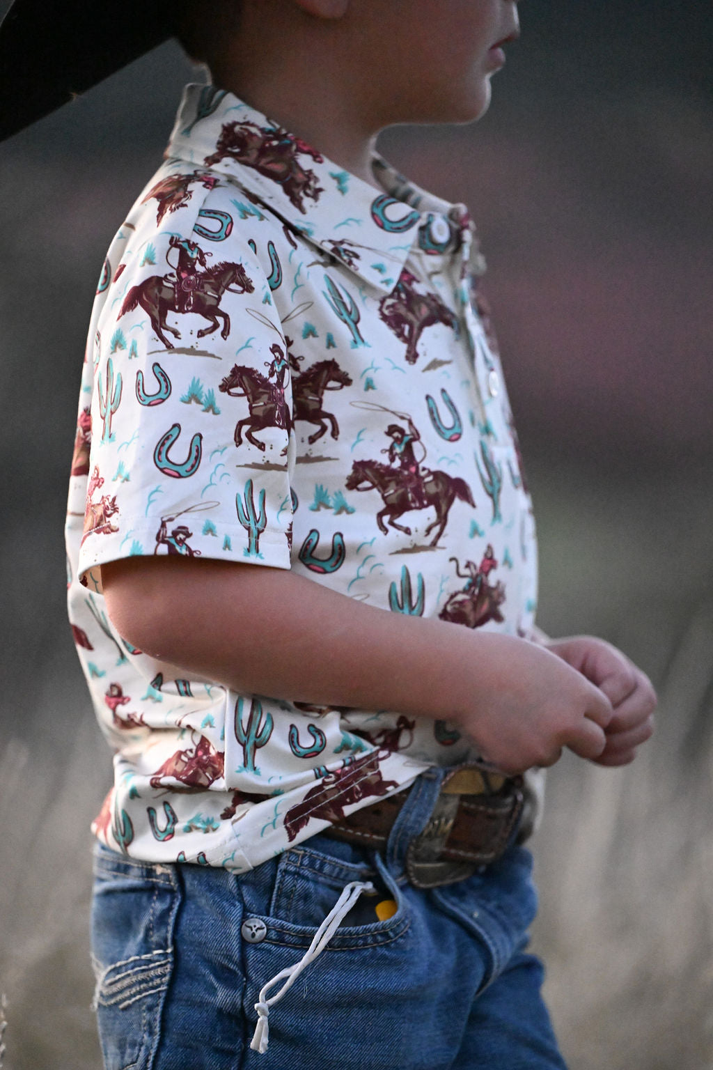 BROWN ROPING COWBOY POLO (WB33)